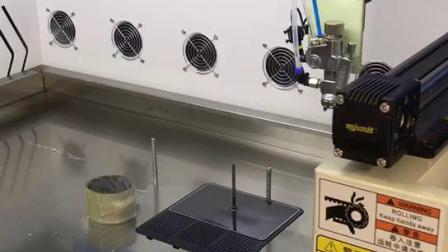 音響網(wǎng)布制品噴膠機，高強度霧化吸風除味自動噴膠機