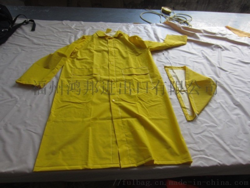 廠家供應(yīng)連體雨衣 PVC貼布革出口勞保長(zhǎng)衫雨衣 PVC rain suit