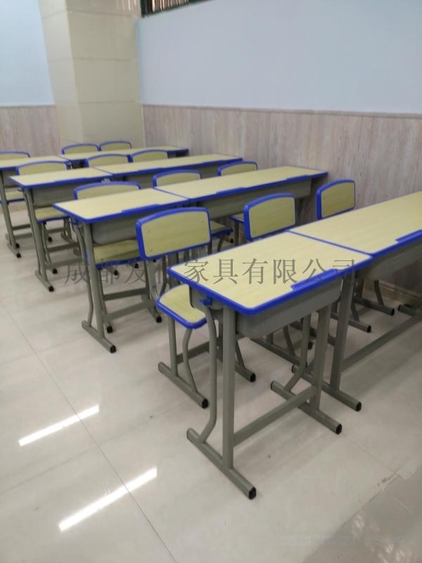 四川學(xué)生課桌椅成都輔導(dǎo)班課桌椅廠家